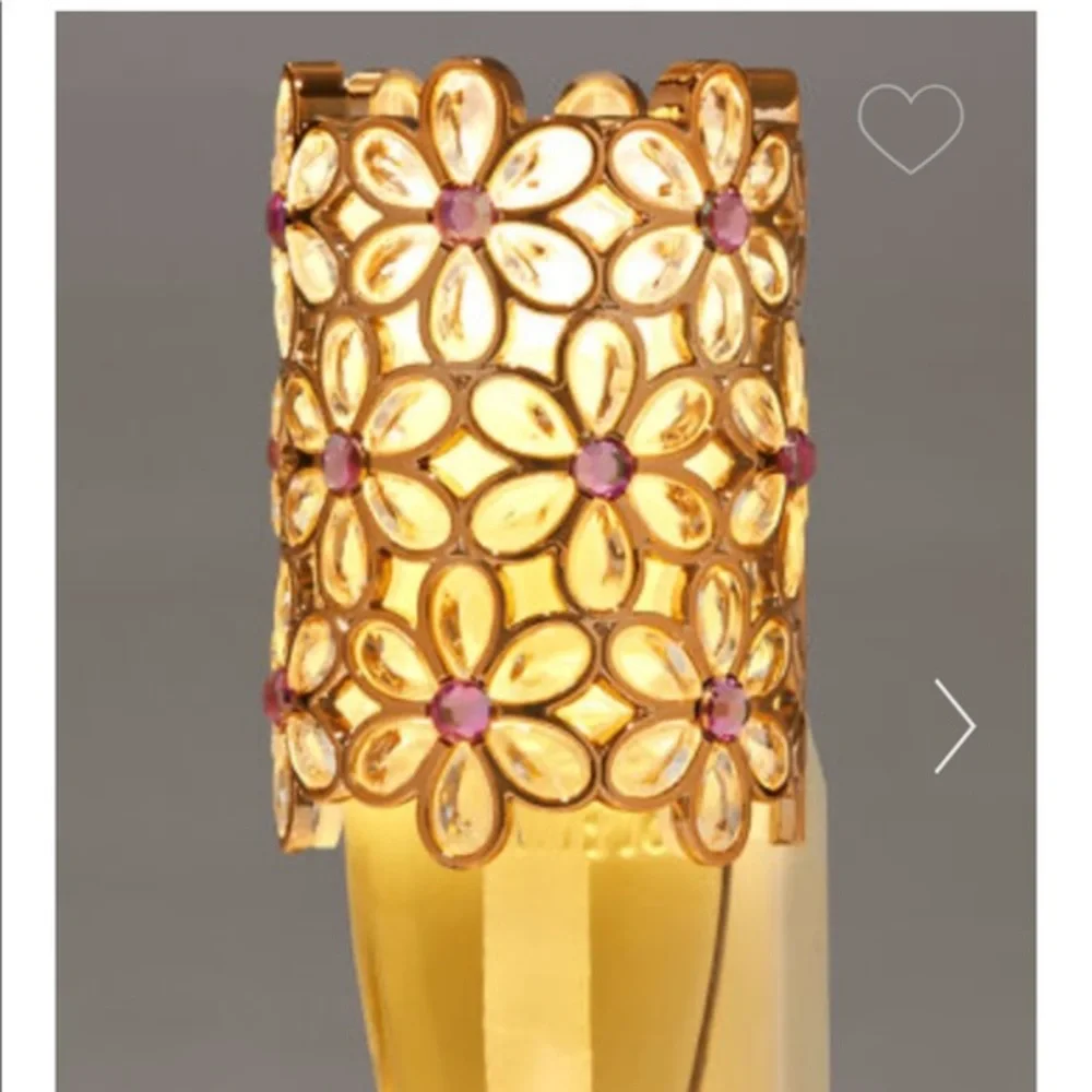 GEMSTONE FLOWERS NIGHTLIGHT
Wallflowers Plug In - Picture 11 of 11